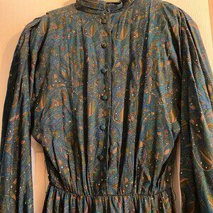 Button-detailed 90s Green Paisley Print Midi Dress from Jos A Bank Sz 6